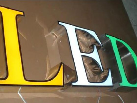 建德介绍LED招牌的基础知识。